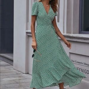 NWOT Floral True Wrap Dress